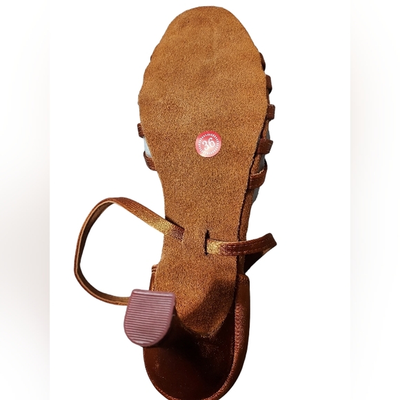 Wemons dance shoes. Tanish/gold color new in original pack. - Picture 4 of 7